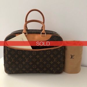 ⛔️SOLD⛔️ Louis Vuitton Deauville Monogram Bag